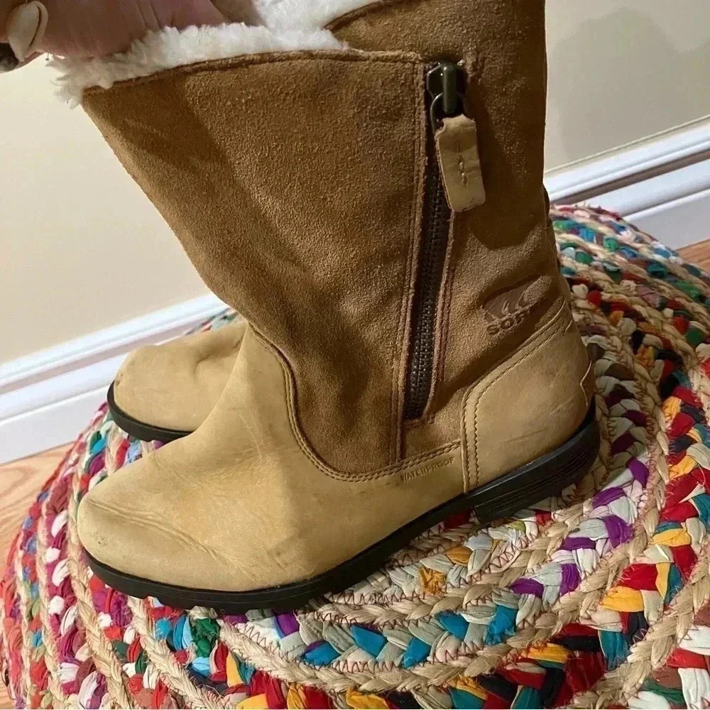 Sorel tan leather boots